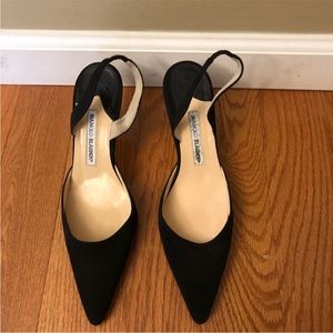 Manolo Blahnik Black Slingback Pumps
Size 40.5